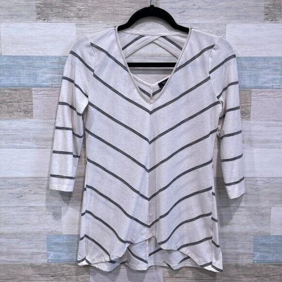 White House Black Market Chevron Stripe 3/4 Sleeve Tee Off White Gray Womens XXS - Picture 2 of 6